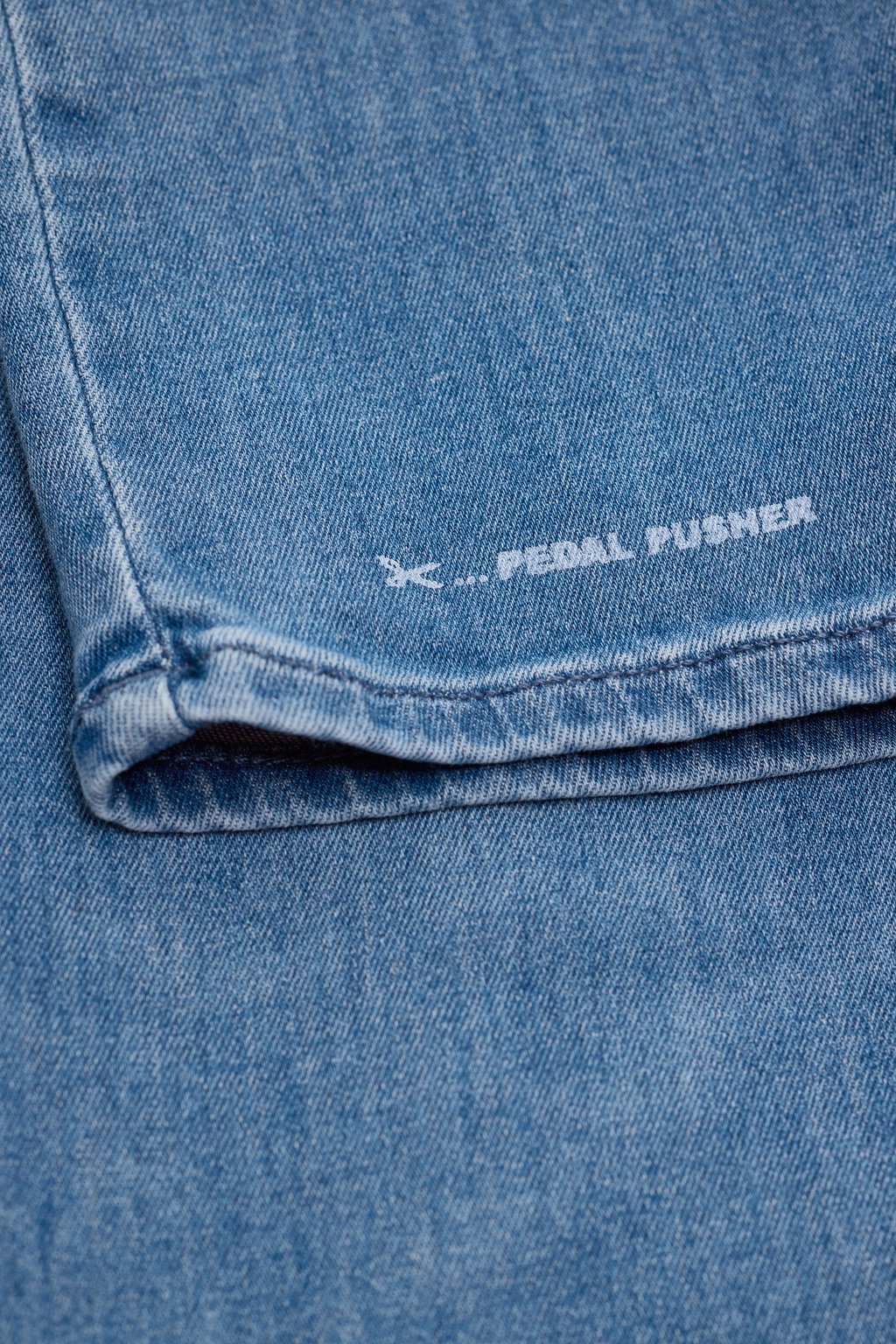Pedal Pusher Relaxed Jean - Mid Blue - DUNE + SALT