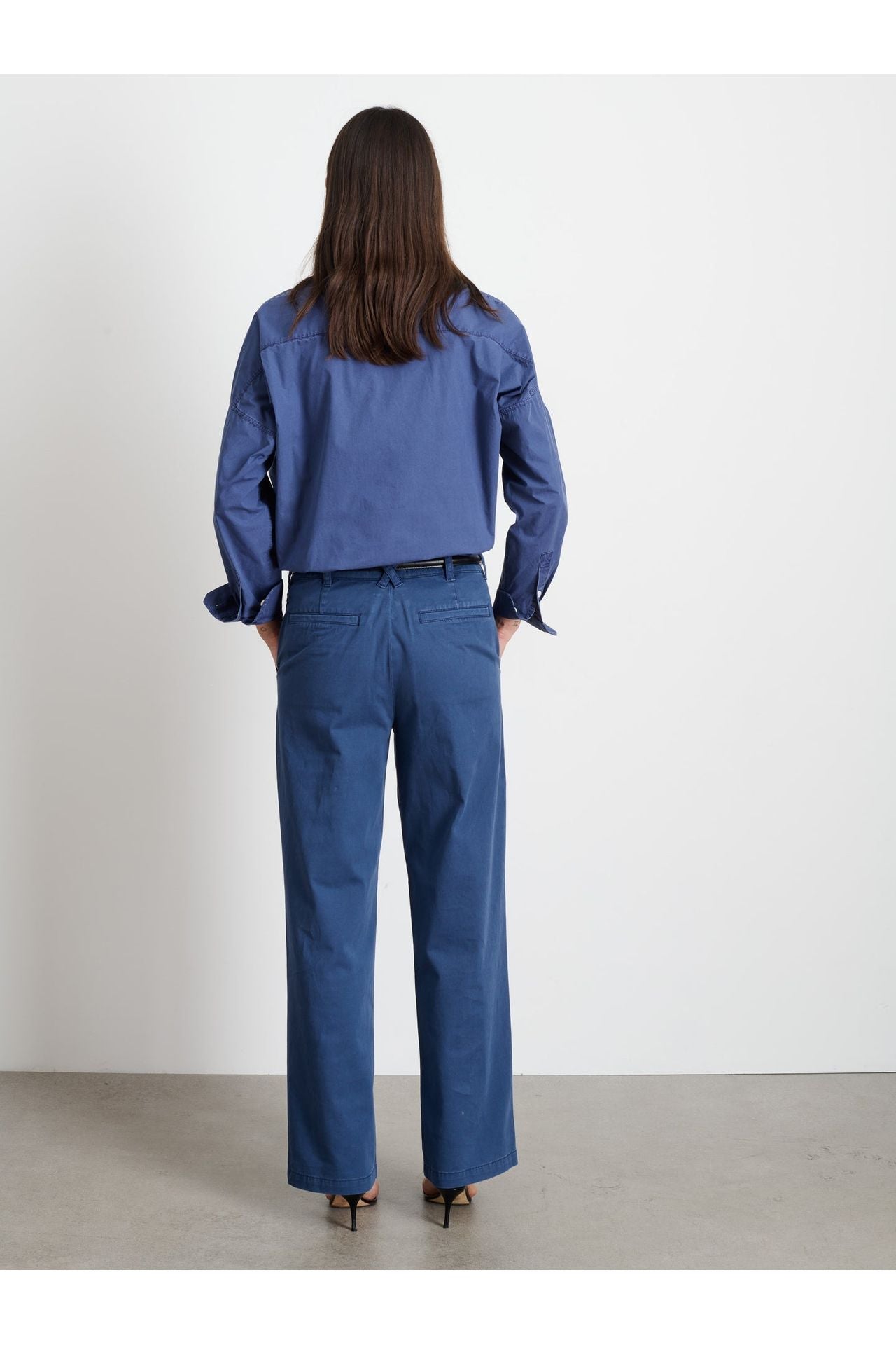 Jo Shirt in Cotton Poplin - Sea Ranch Blue - DUNE + SALT