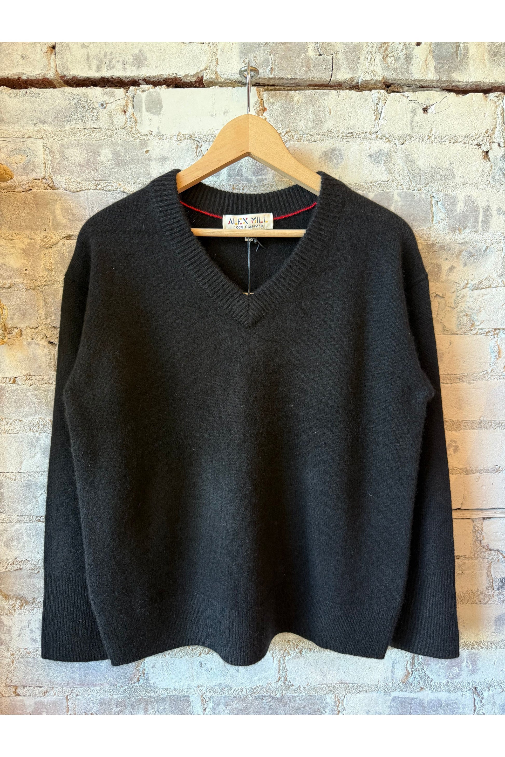 Rowan Cashmere V-Neck Sweater - Black - DUNE + SALT