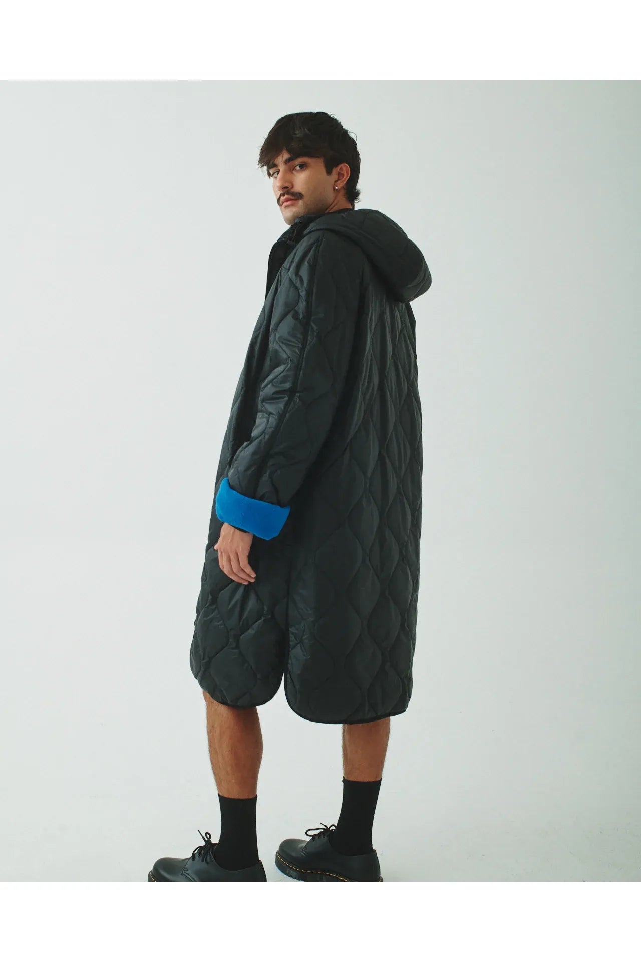 08 Light Hooded Puffer - Black/Blue - DUNE + SALT