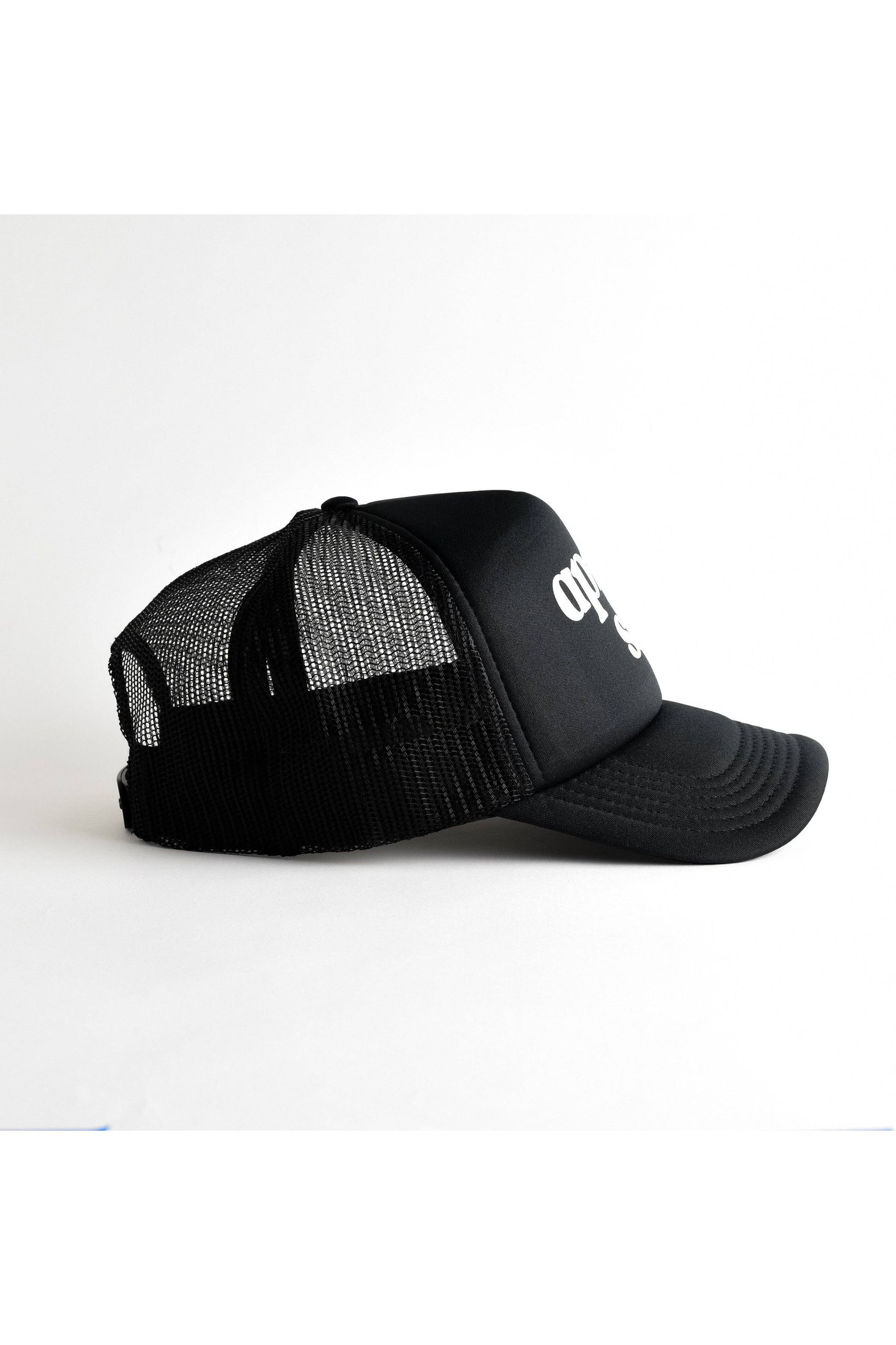 Après Ski Recycled Trucker Hat - Black - DUNE + SALT