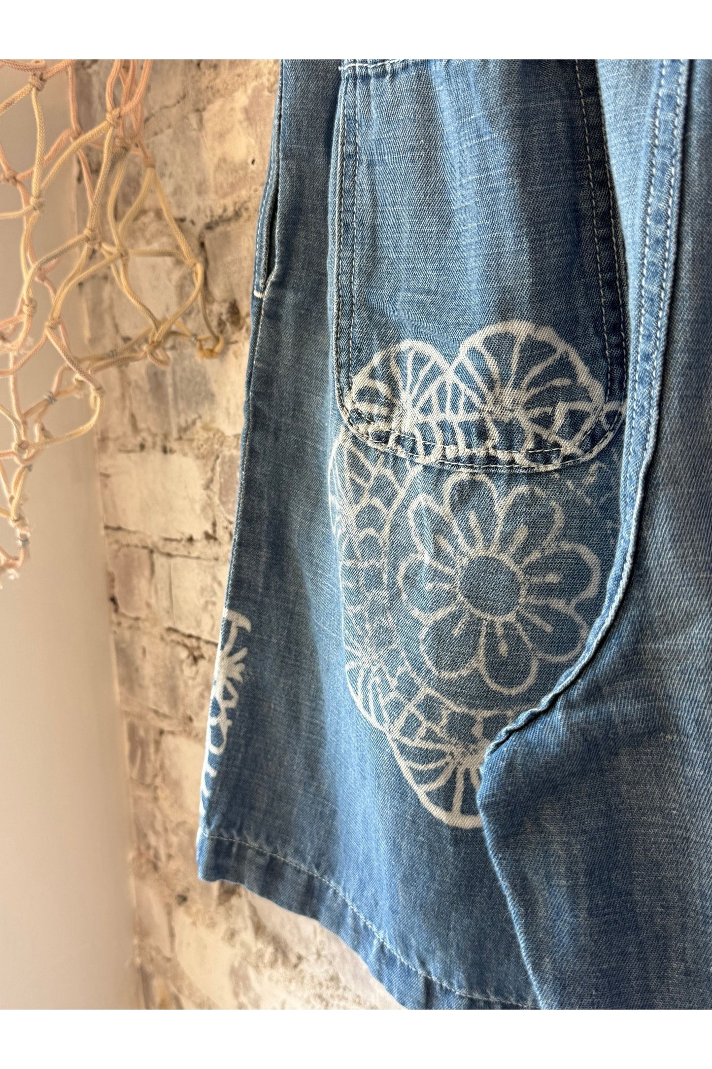 Sunny Afternoon Short - Medallion Print Chambray