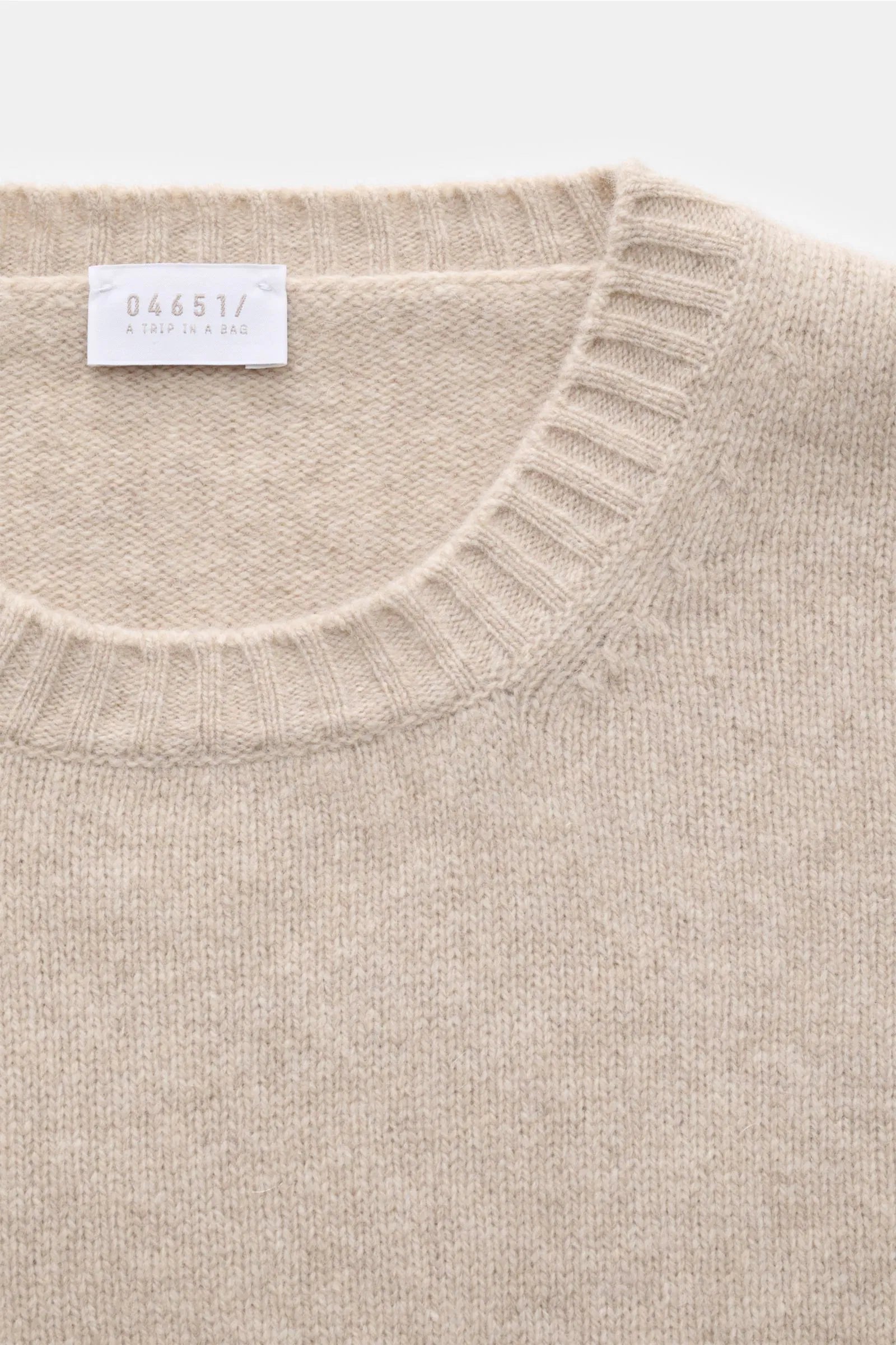 Cashmere/Wool Pocket Crew - Beige - DUNE + SALT