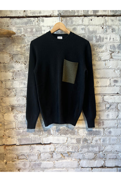 Cashmere Pocket Crew - Black/Olive - DUNE + SALT