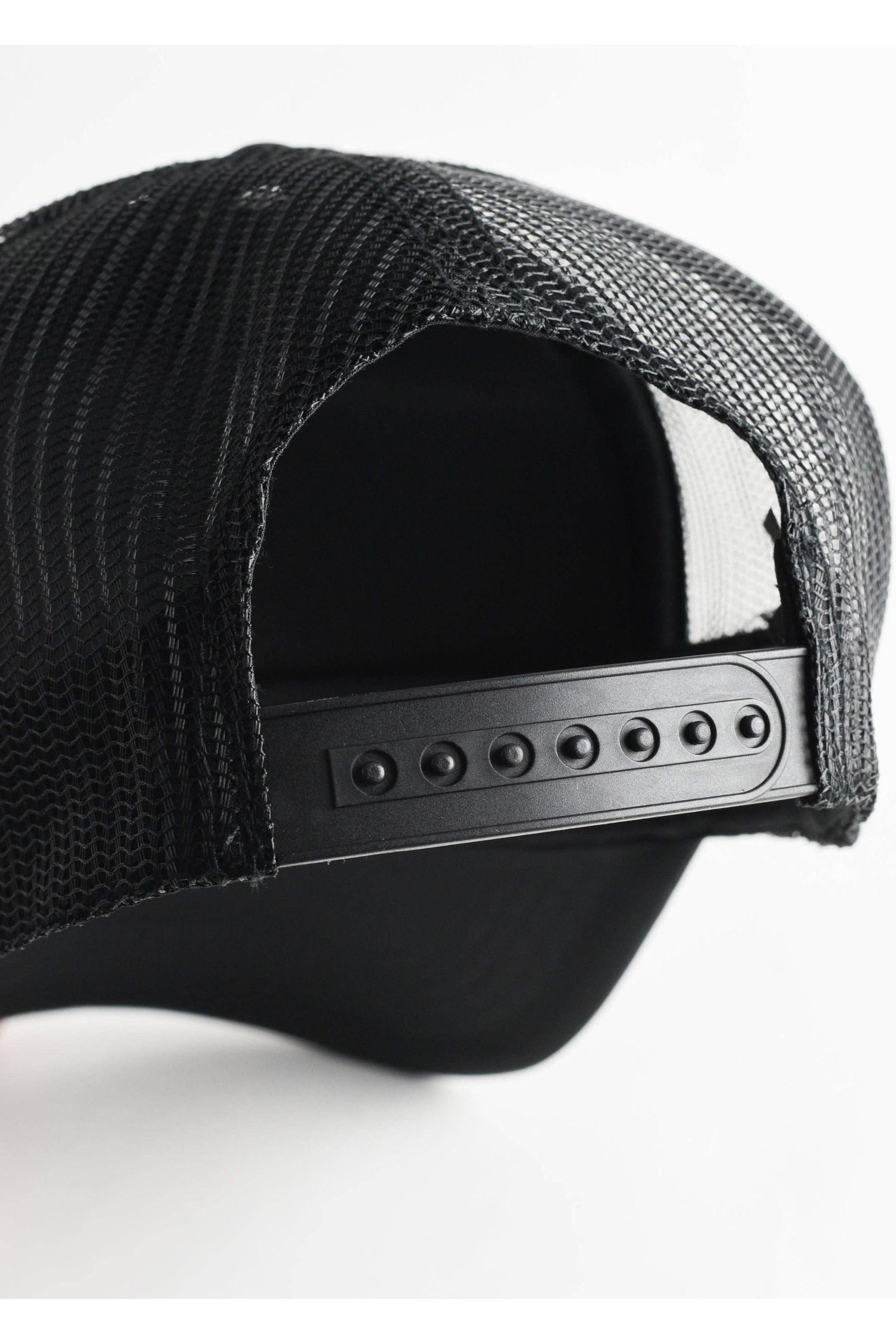 Après Ski Recycled Trucker Hat - Black - DUNE + SALT