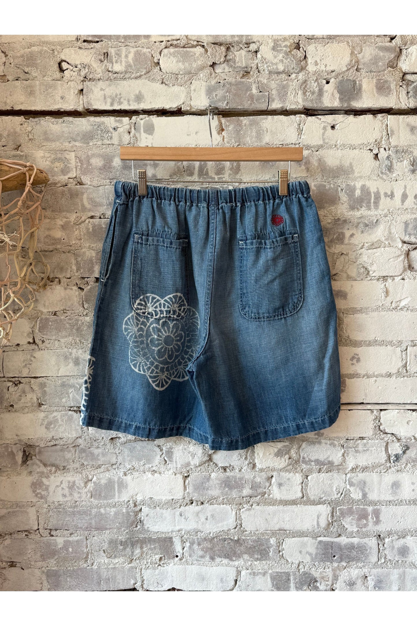 Sunny Afternoon Short - Medallion Print Chambray