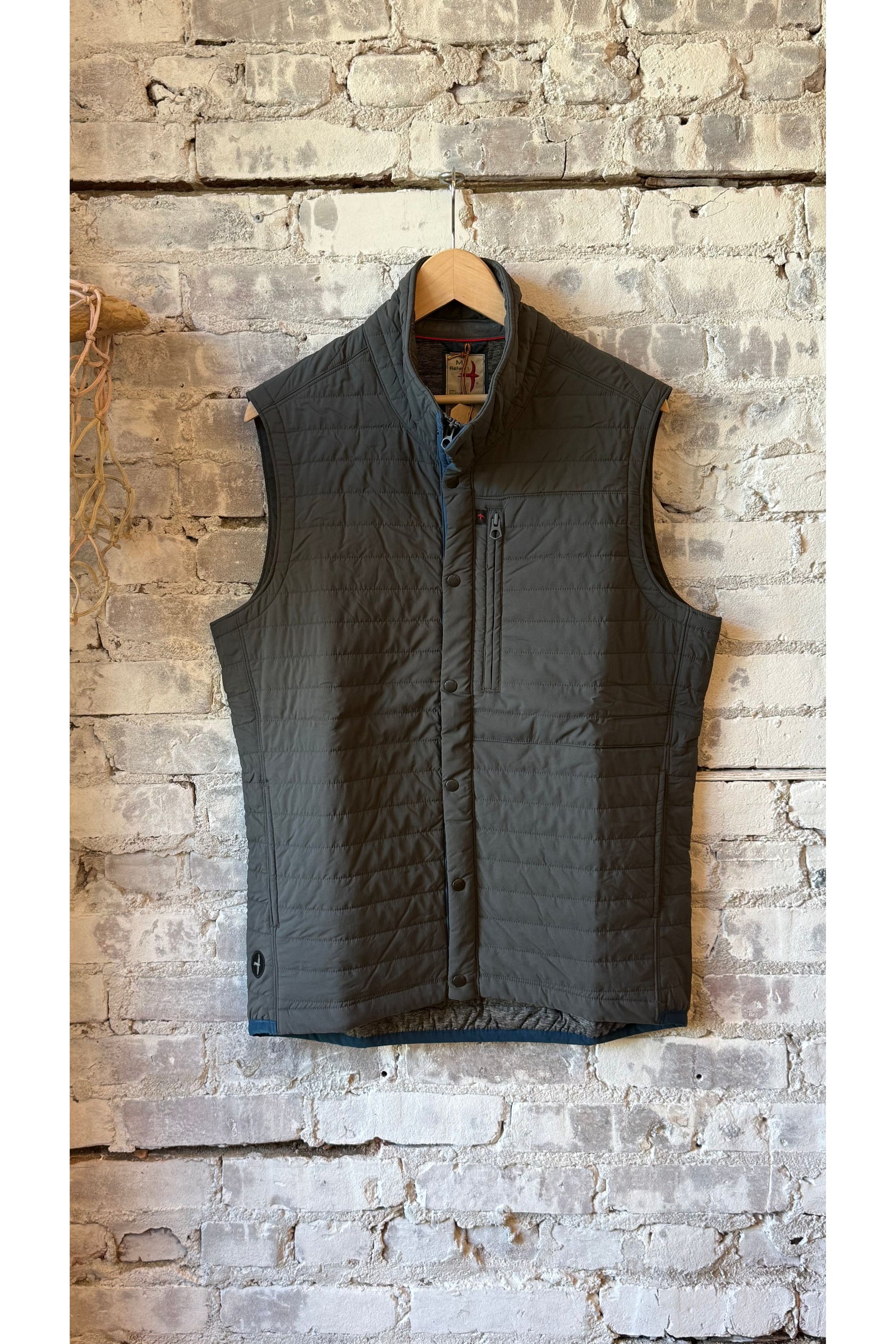 Windzip Vest - Charcoal - DUNE + SALT