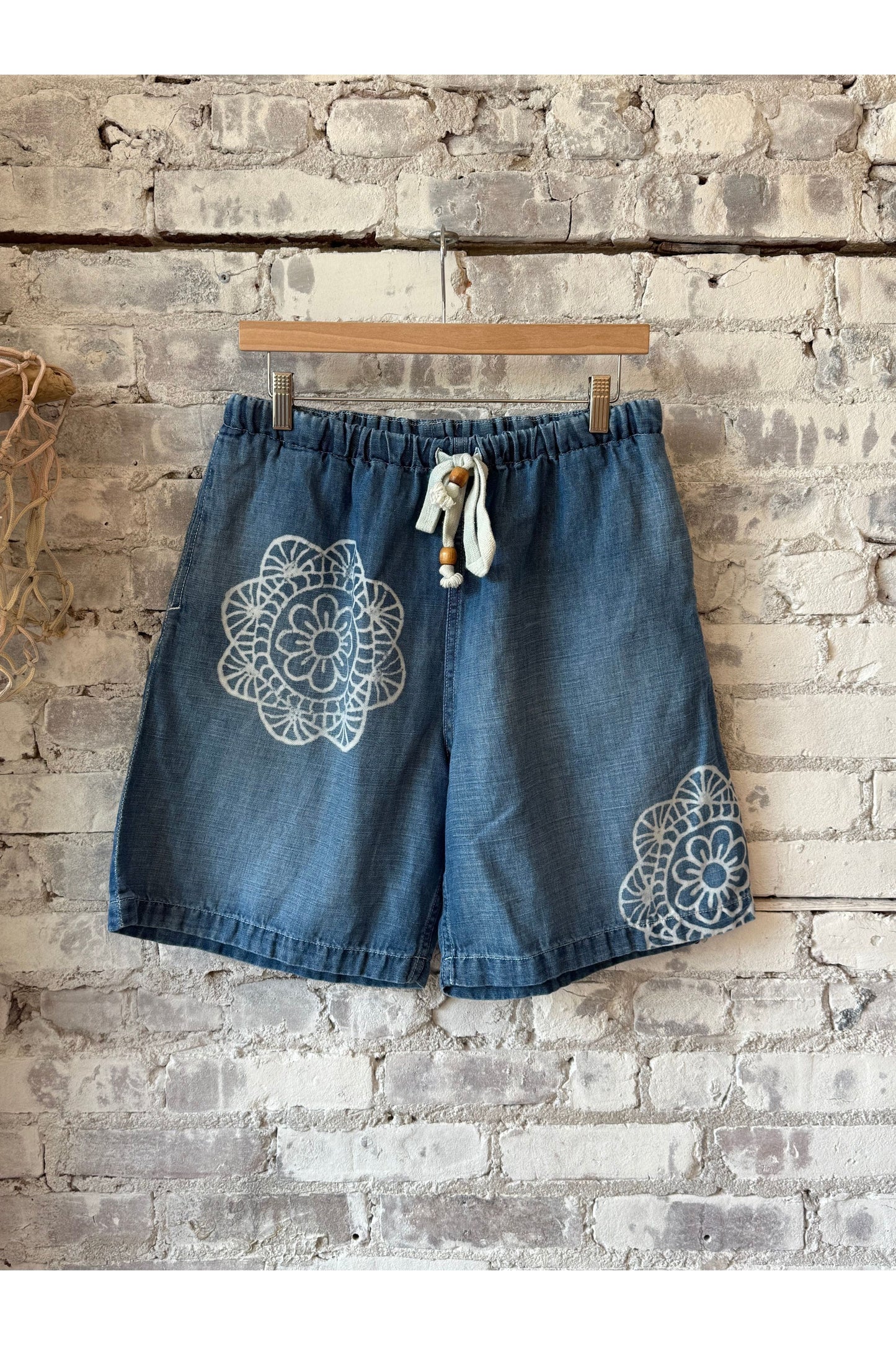 Sunny Afternoon Short - Medallion Print Chambray