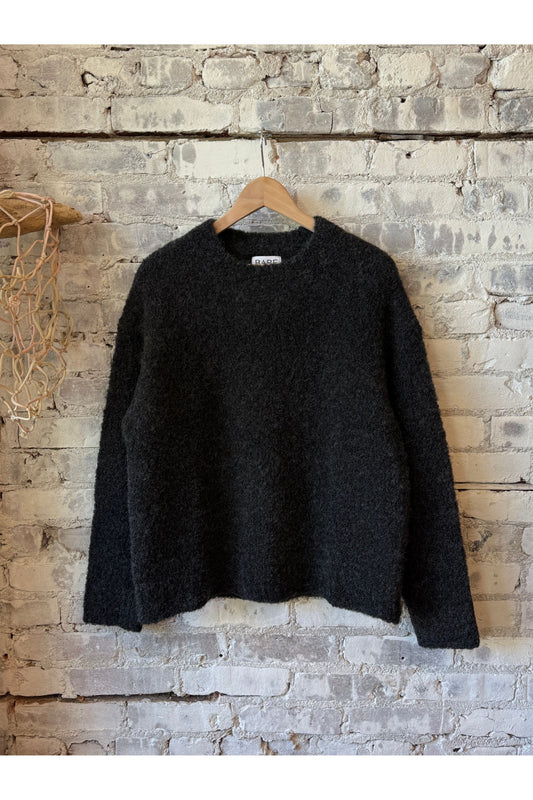 Colette Boucle Crewneck - Basalt - DUNE + SALT