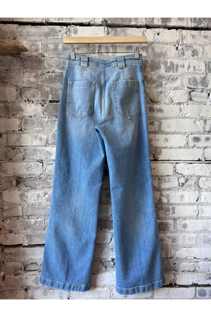 Aria Comfort Stretch Flared Jean - Light Blue - DUNE + SALT