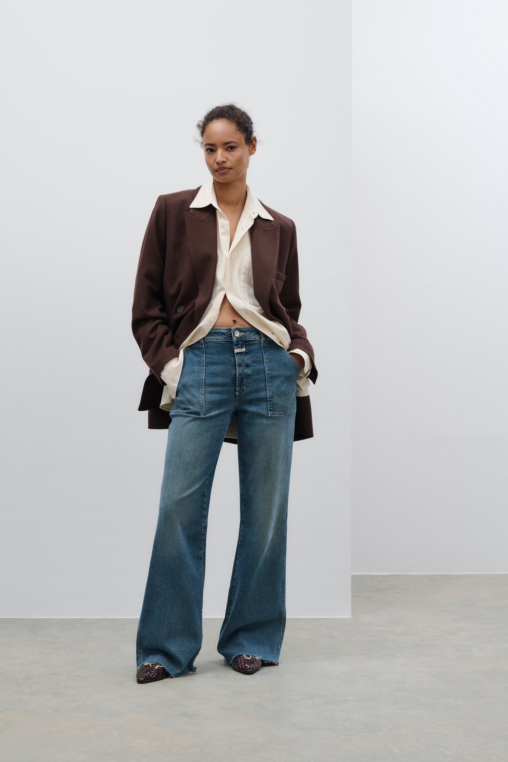 Aria Super Stretch Flared Jean - Mid Blue - DUNE + SALT