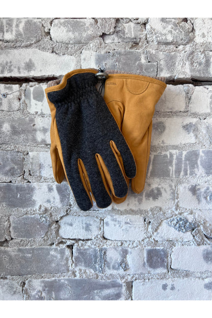 Noah Glove - Charcoal & Tan - DUNE + SALT