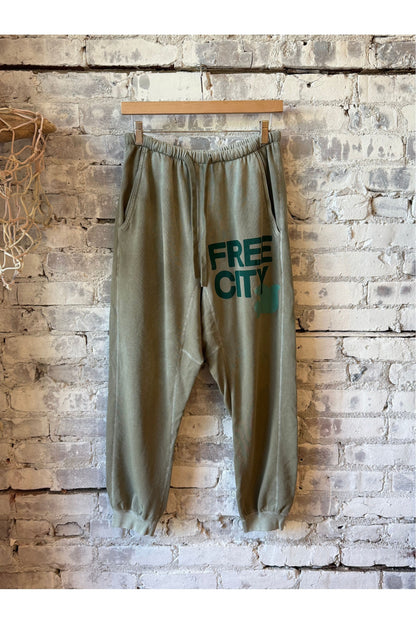 FREECITYLARGE SUNFADES Pocket Sweatpant - shrooms - DUNE + SALT