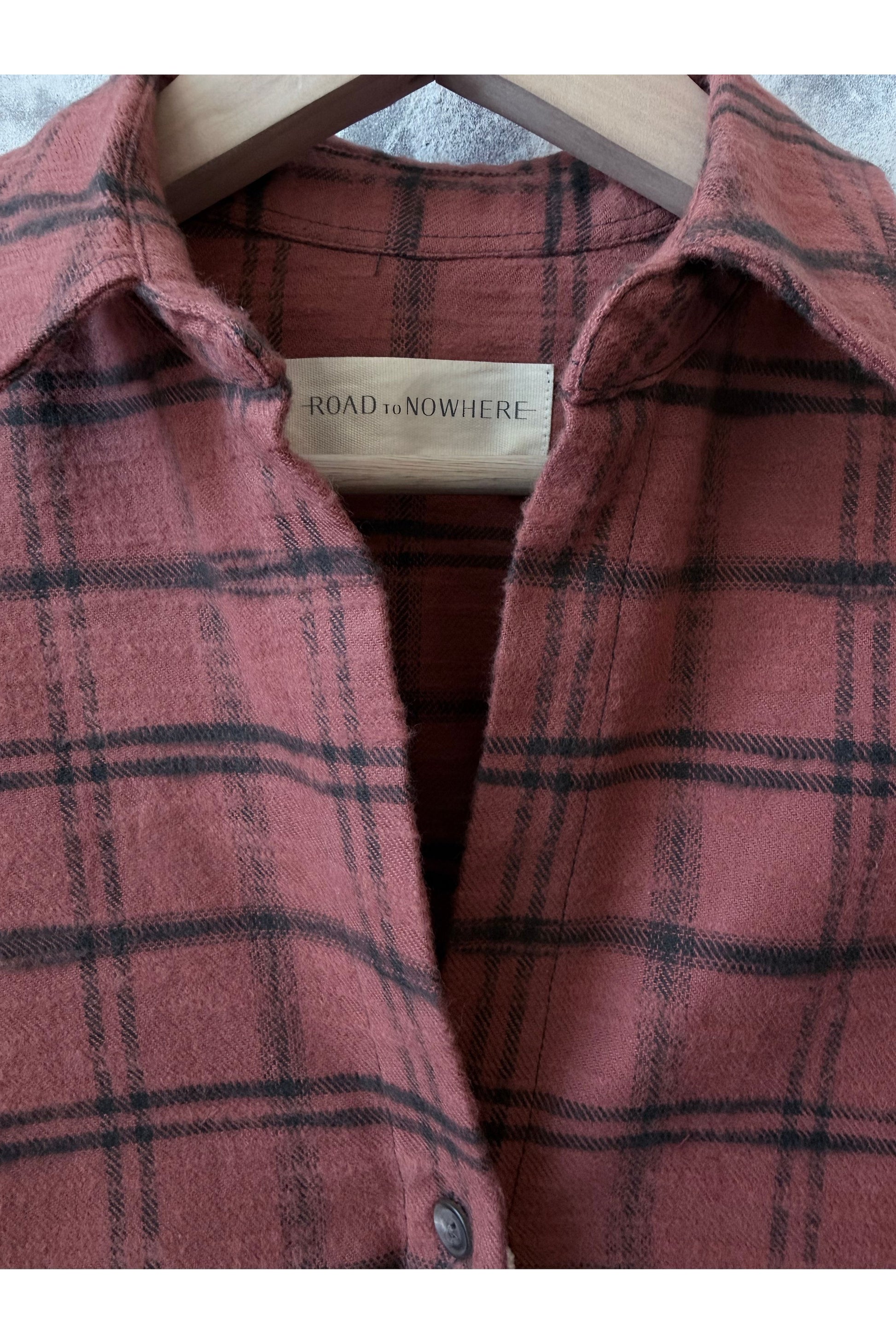 Remi Cropped Shirt in Organic Cotton Flannel - Red Windowpane - DUNE + SALT