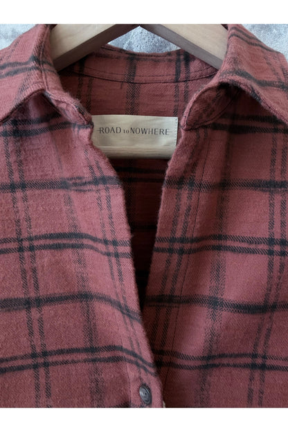 Remi Cropped Shirt in Organic Cotton Flannel - Red Windowpane - DUNE + SALT