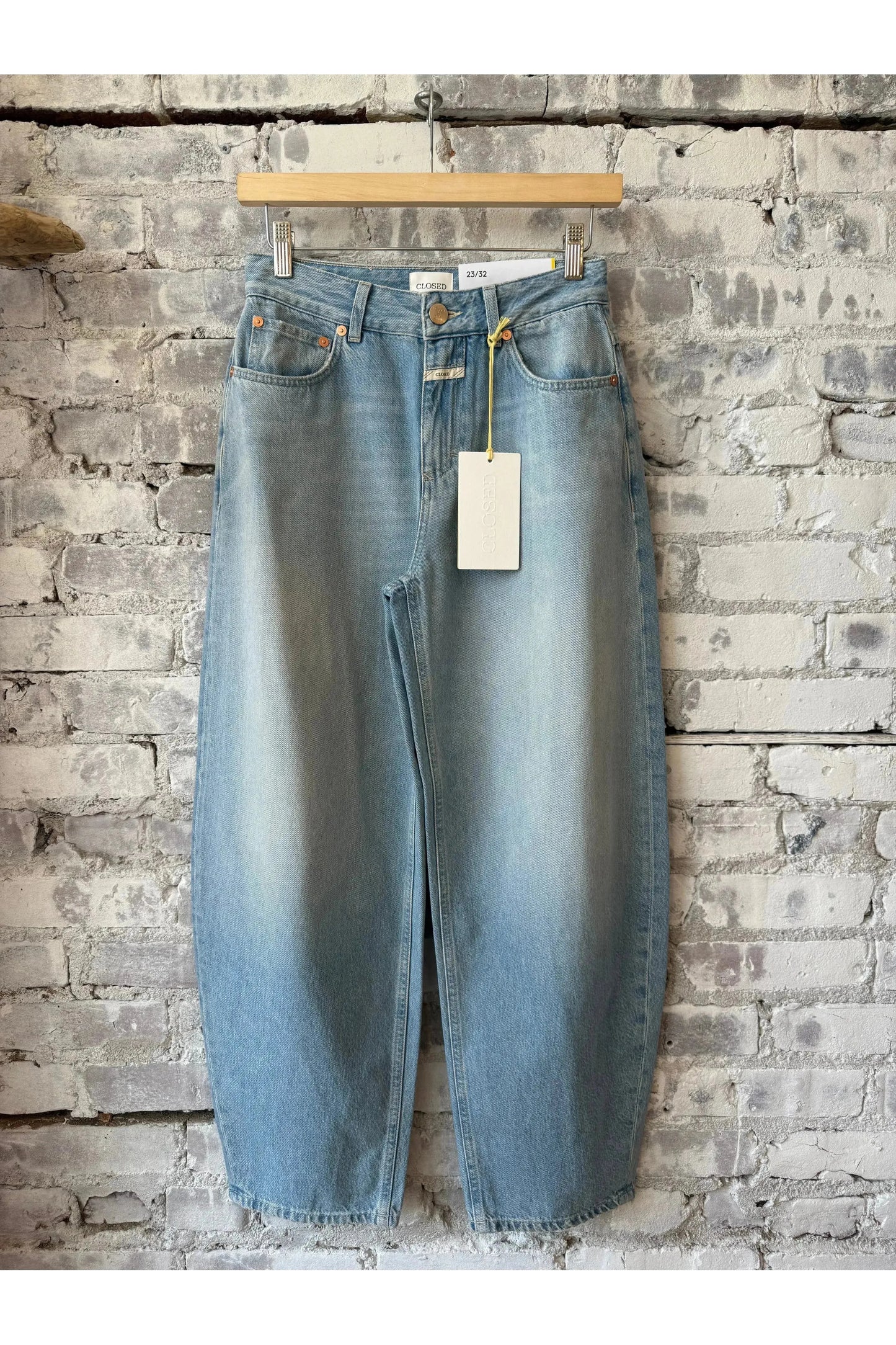 Jazzie Barrel Jeans - Light Blue - DUNE + SALT