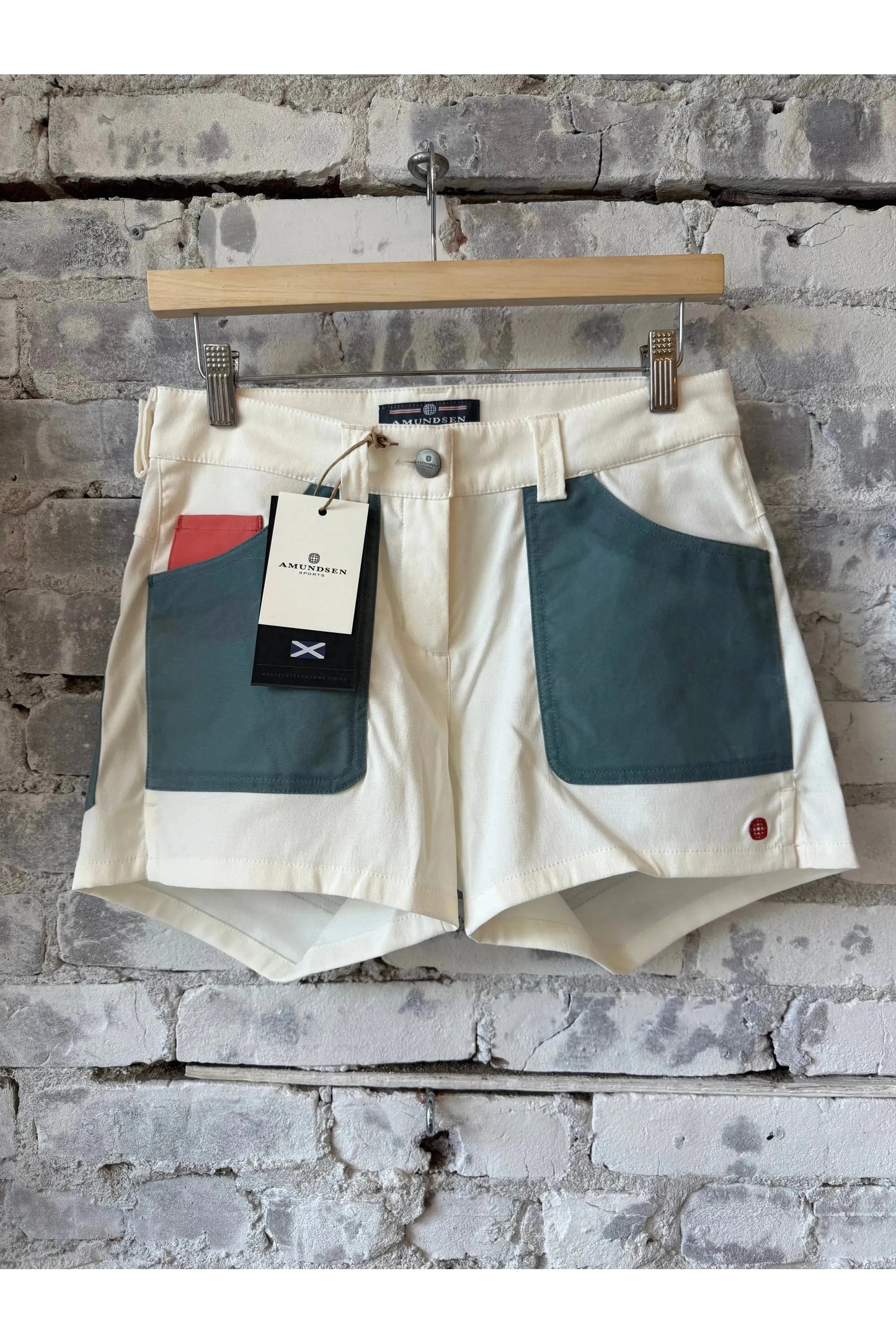 Women's 5incher Field Shorts - Off-White/Stormy Blue - DUNE + SALT