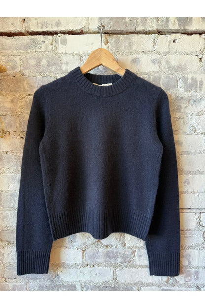 Marais Cashmere Crewneck Sweater - Navy - DUNE + SALT