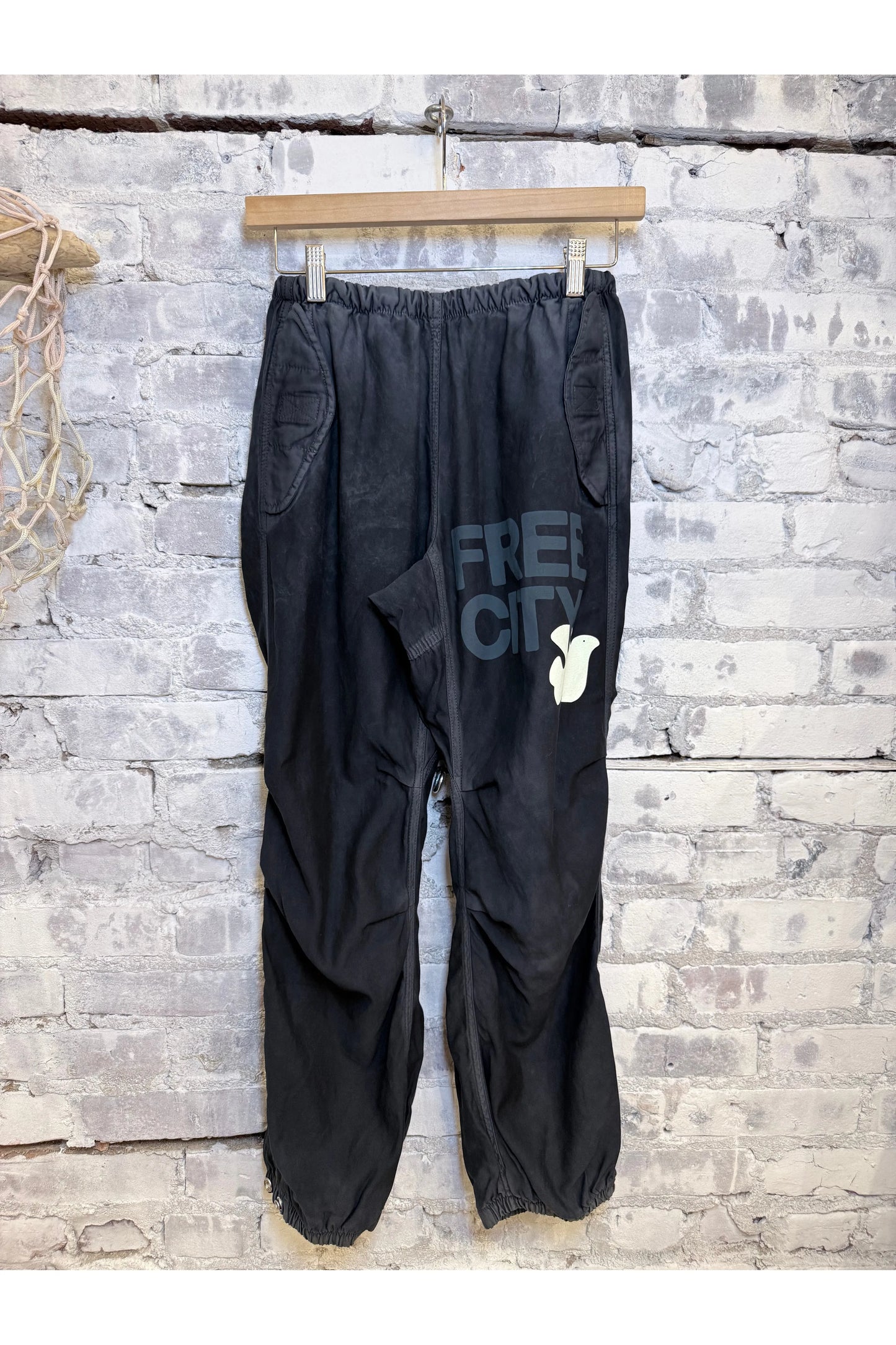FLAP/SNAP FREECITY MATTE/SATIN AIRJUMP Pant - Superblack - DUNE + SALT