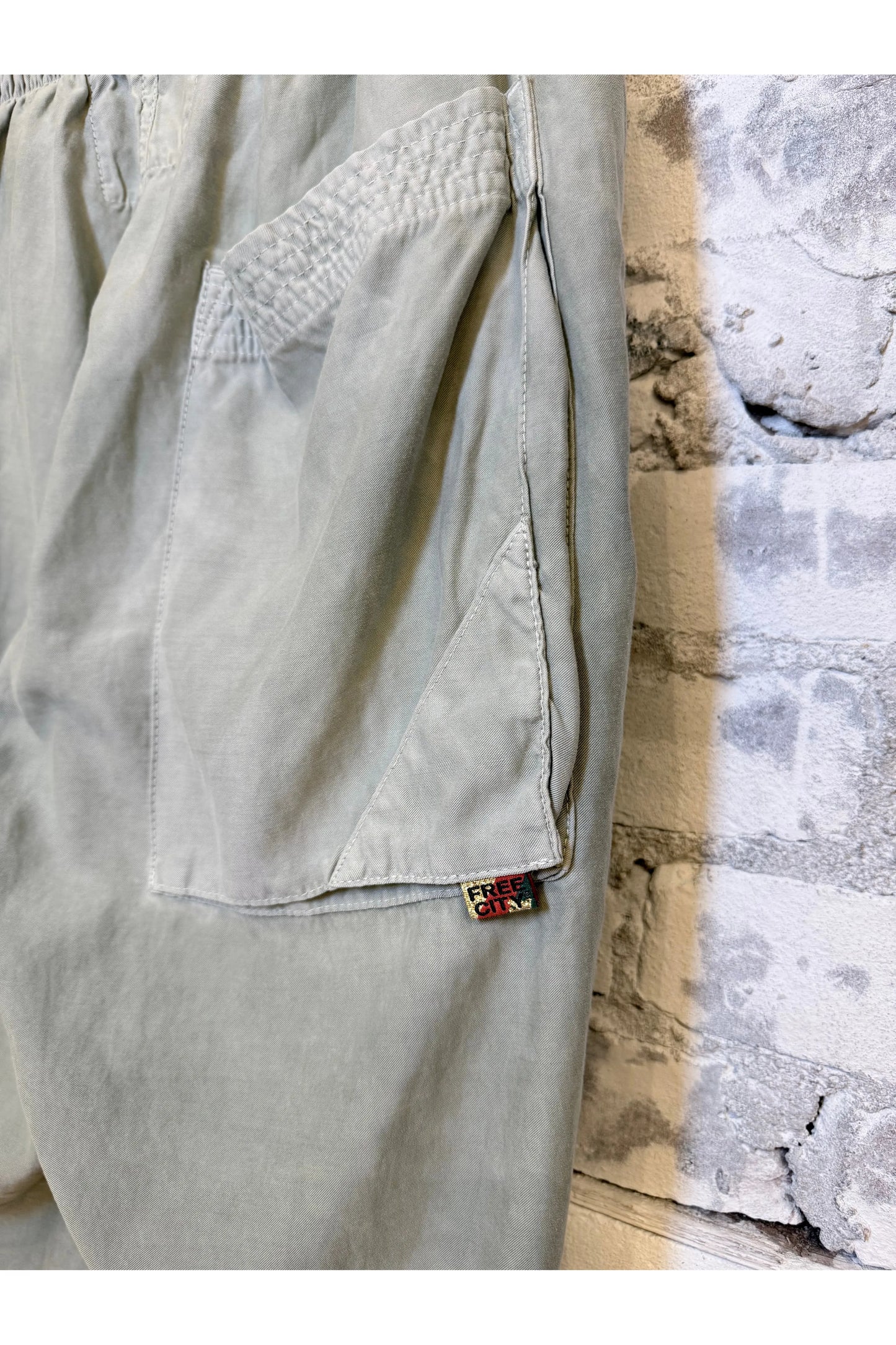 FLAP/SNAP FREECITY MATTE/SATIN AIRJUMP Pant - Silver rock - DUNE + SALT