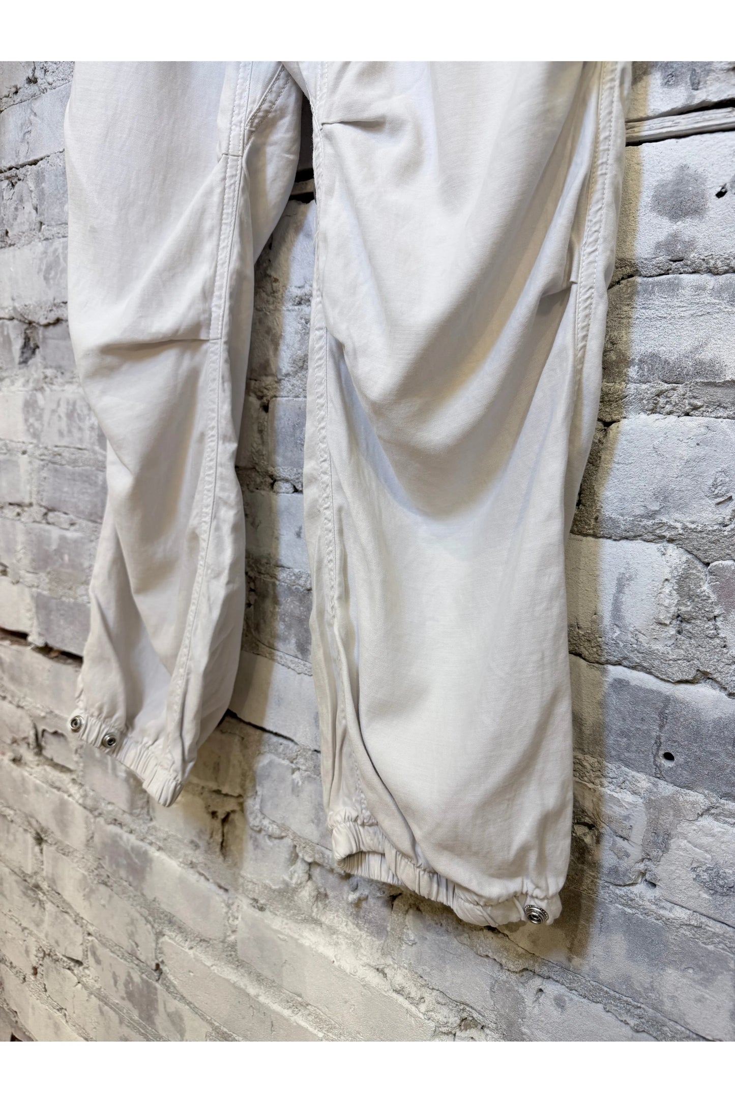 FLAP/SNAP FREECITY MATTE/SATIN AIRJUMP PANT - Laundry Whites - DUNE + SALT