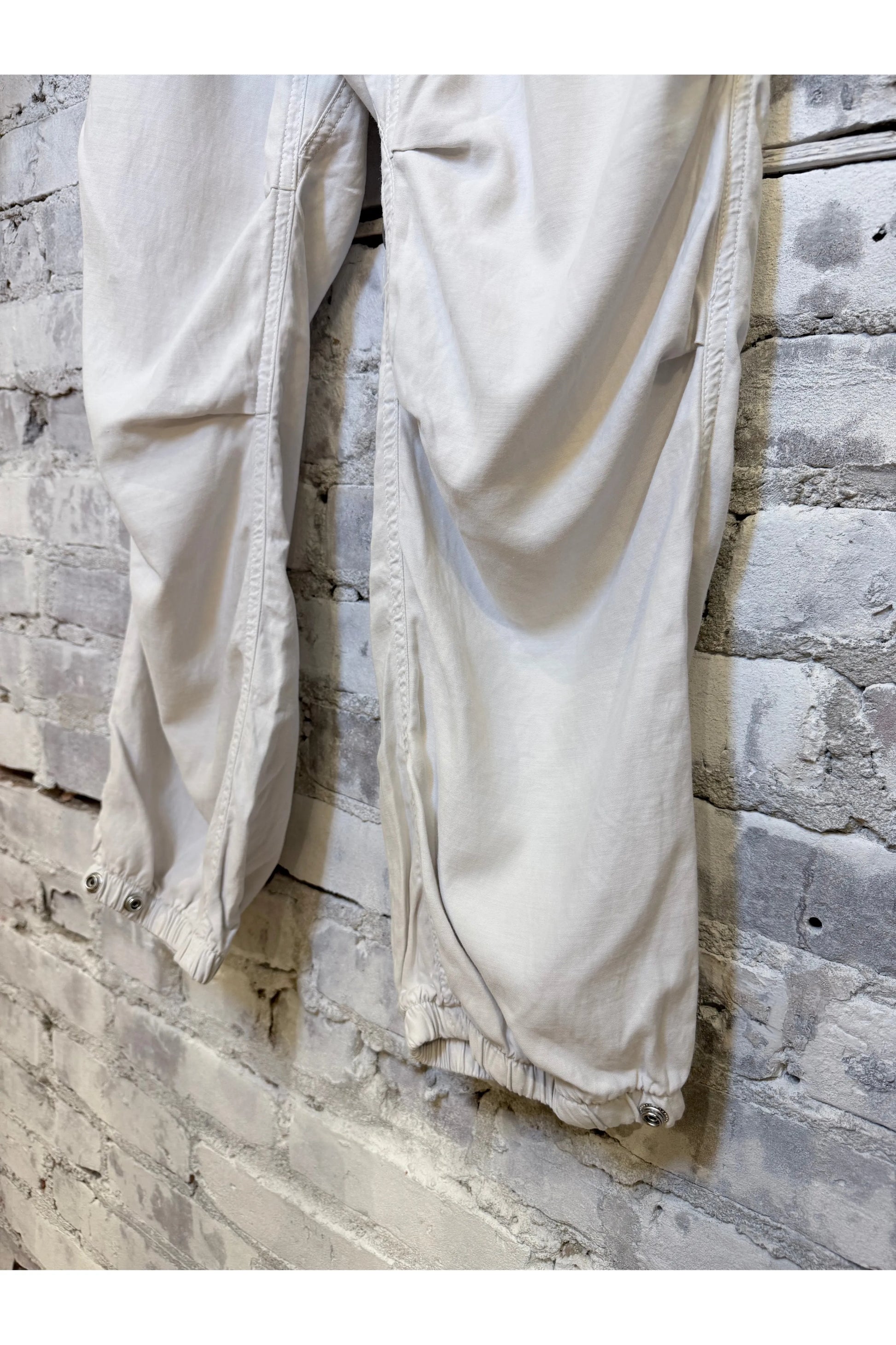 FLAP/SNAP FREECITY MATTE/SATIN AIRJUMP PANT - Laundry Whites - DUNE + SALT