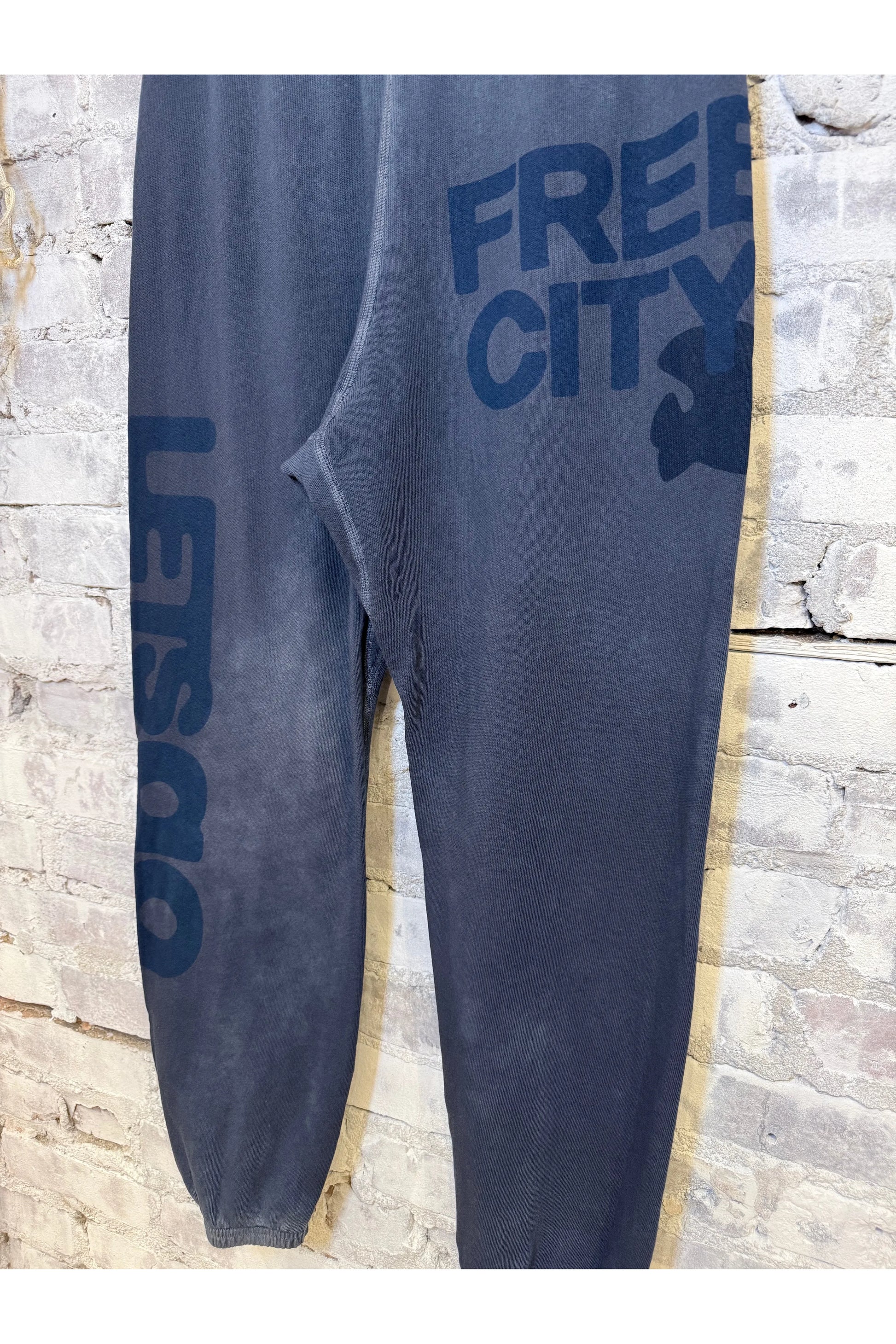 FREECITYLETSGO SUPERVINTAGE OG SWEATPANT - moonshrooms powder - DUNE + SALT