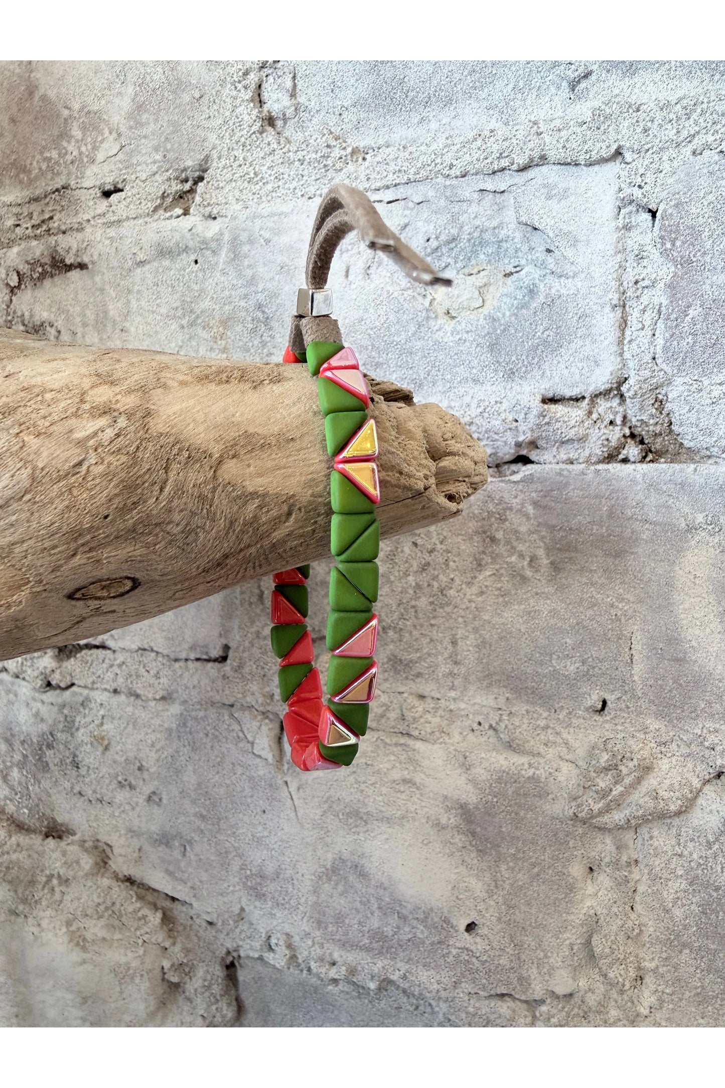 JRTR1 Iridescent Glass Beaded Bracelet - Sandia