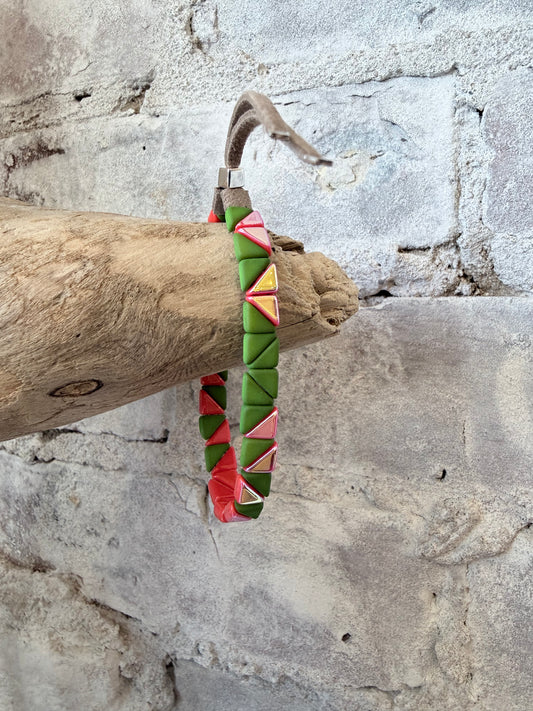 JRTR1 Iridescent Glass Beaded Bracelet - Sandia