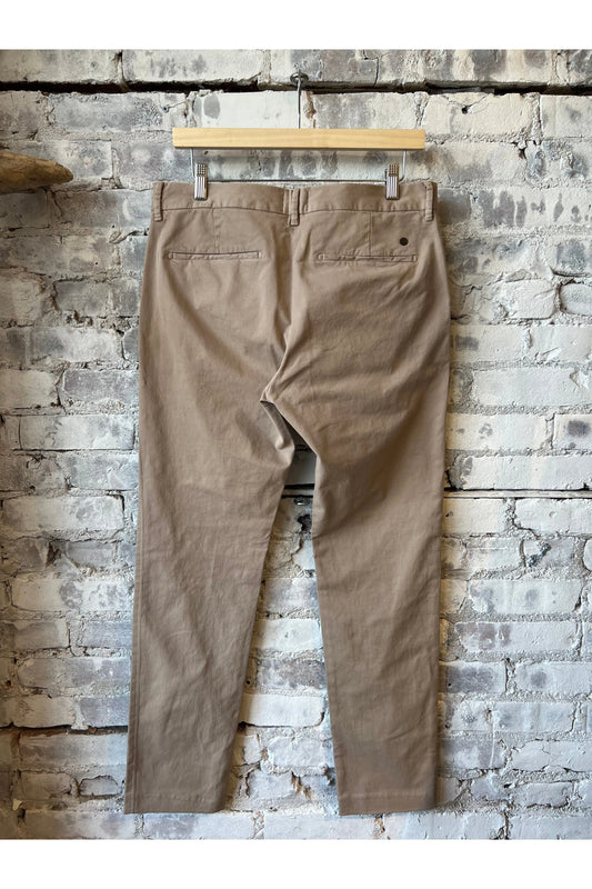 Clifton True Slim Pant - Cashew Cream - DUNE + SALT
