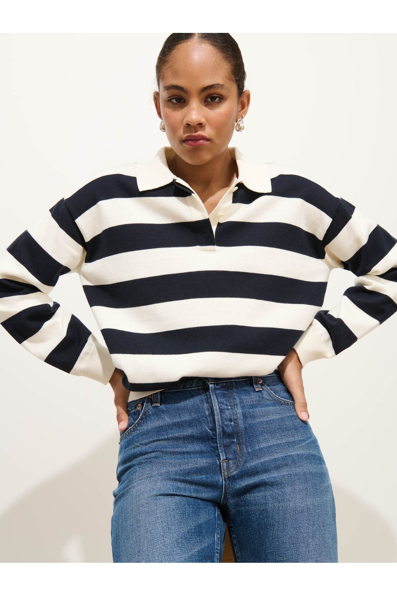 Bond St Stripe Sweater In Cotton Cashmere - Ivory/Navy - DUNE + SALT